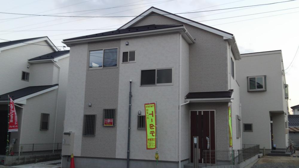 Local appearance photo. Local (11 May 2013) Shooting