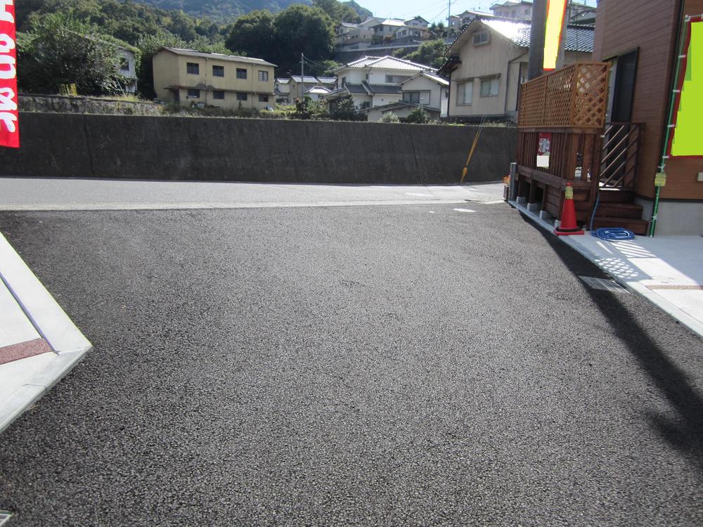 Local photos, including front road. Local (10 May 2013) Shooting