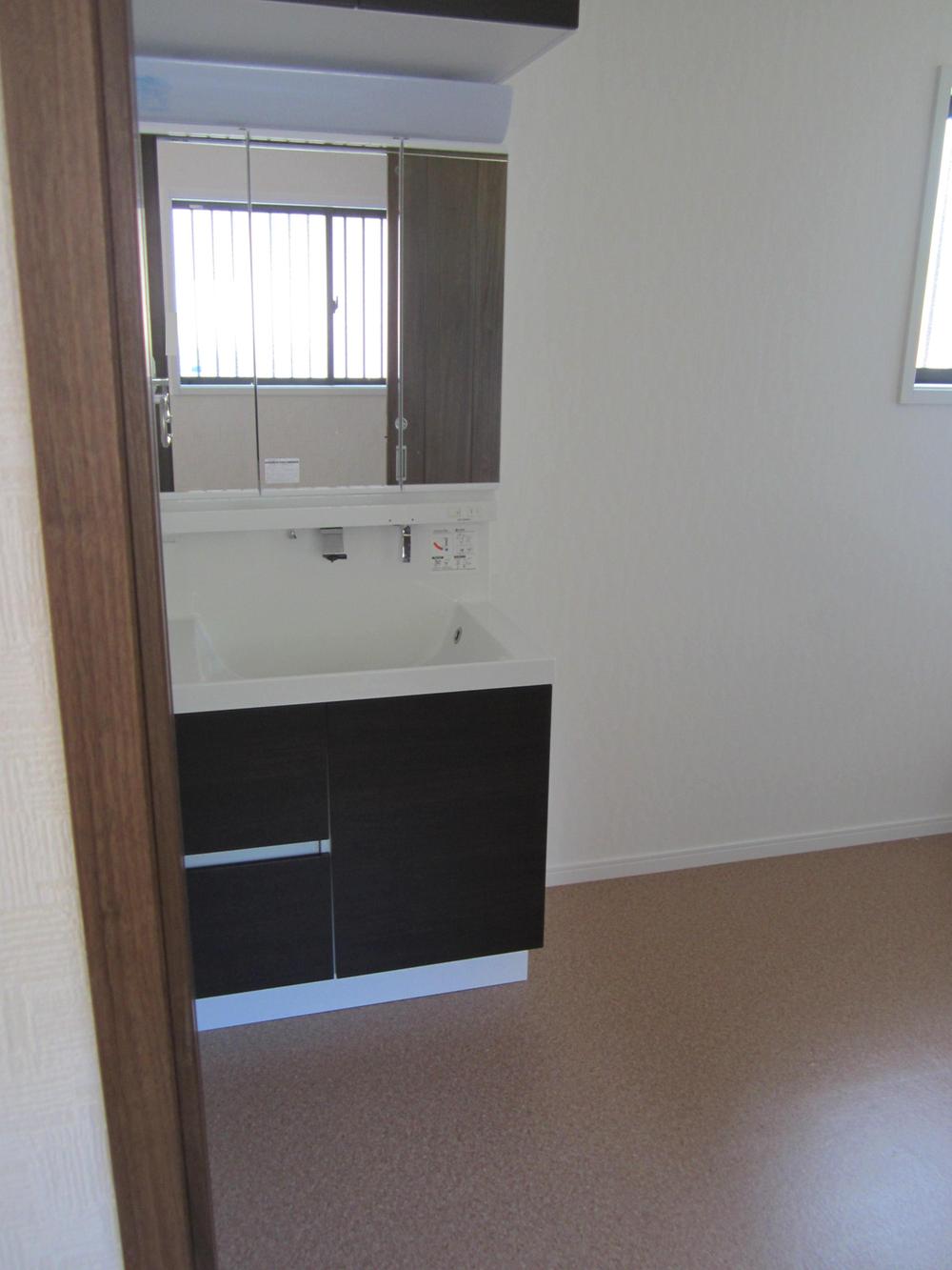 Wash basin, toilet. Indoor (10 May 2013) Shooting