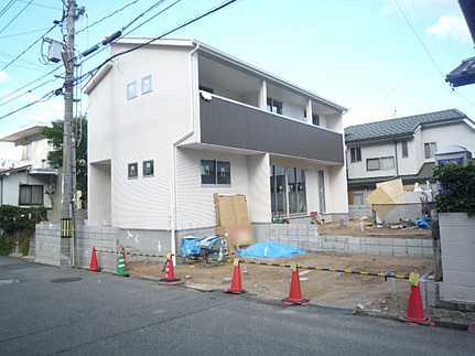 Local photos, including front road. Local (10 May 2013) Shooting