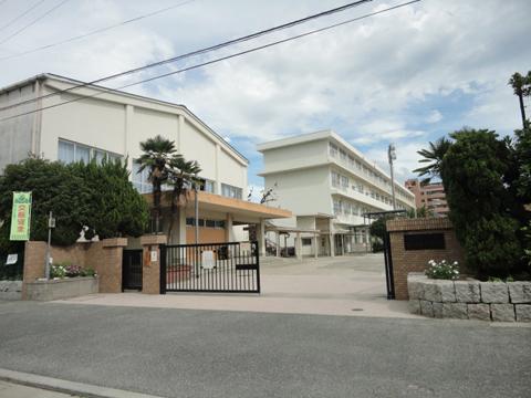 Primary school. 886m to Gion elementary school