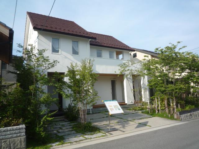 Local appearance photo. The completed