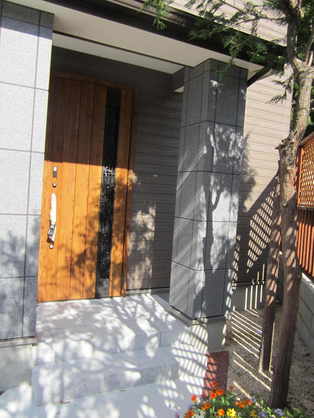 Entrance. Local (10 May 2013) Shooting