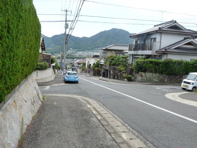 Local photos, including front road. The entire bus Street
