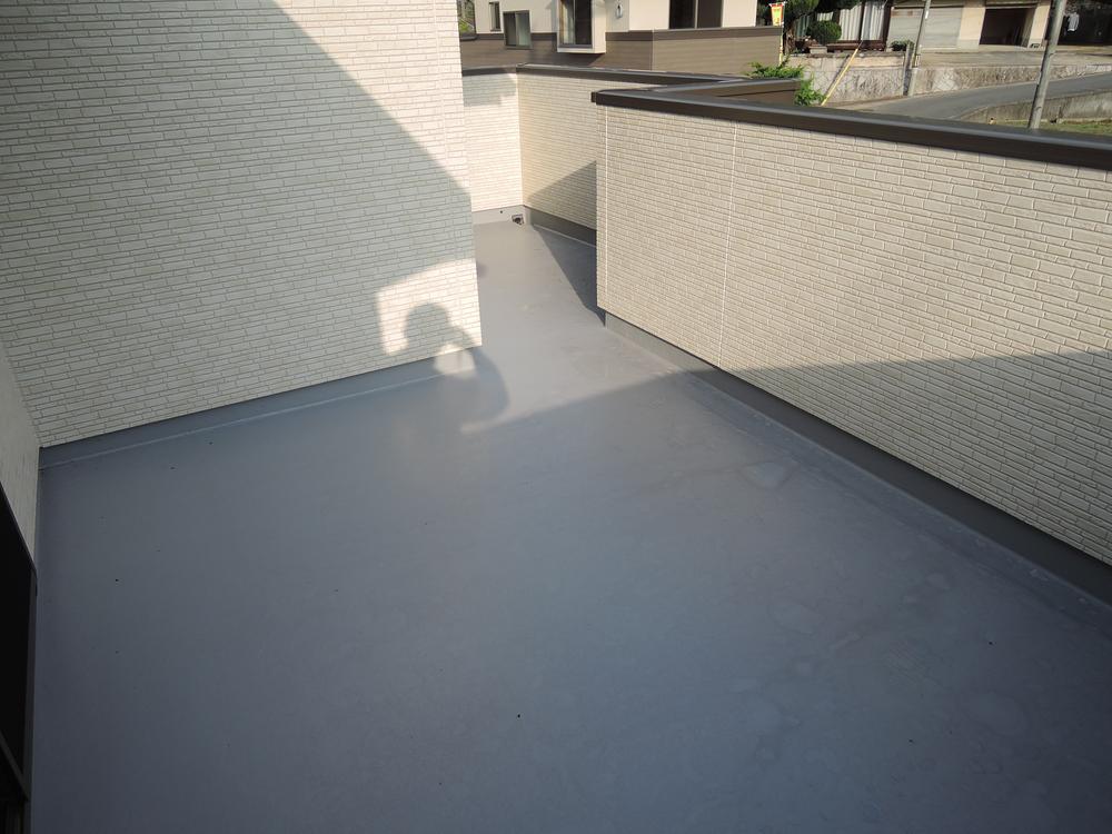 Balcony. Come Experience the pride of the roof balcony