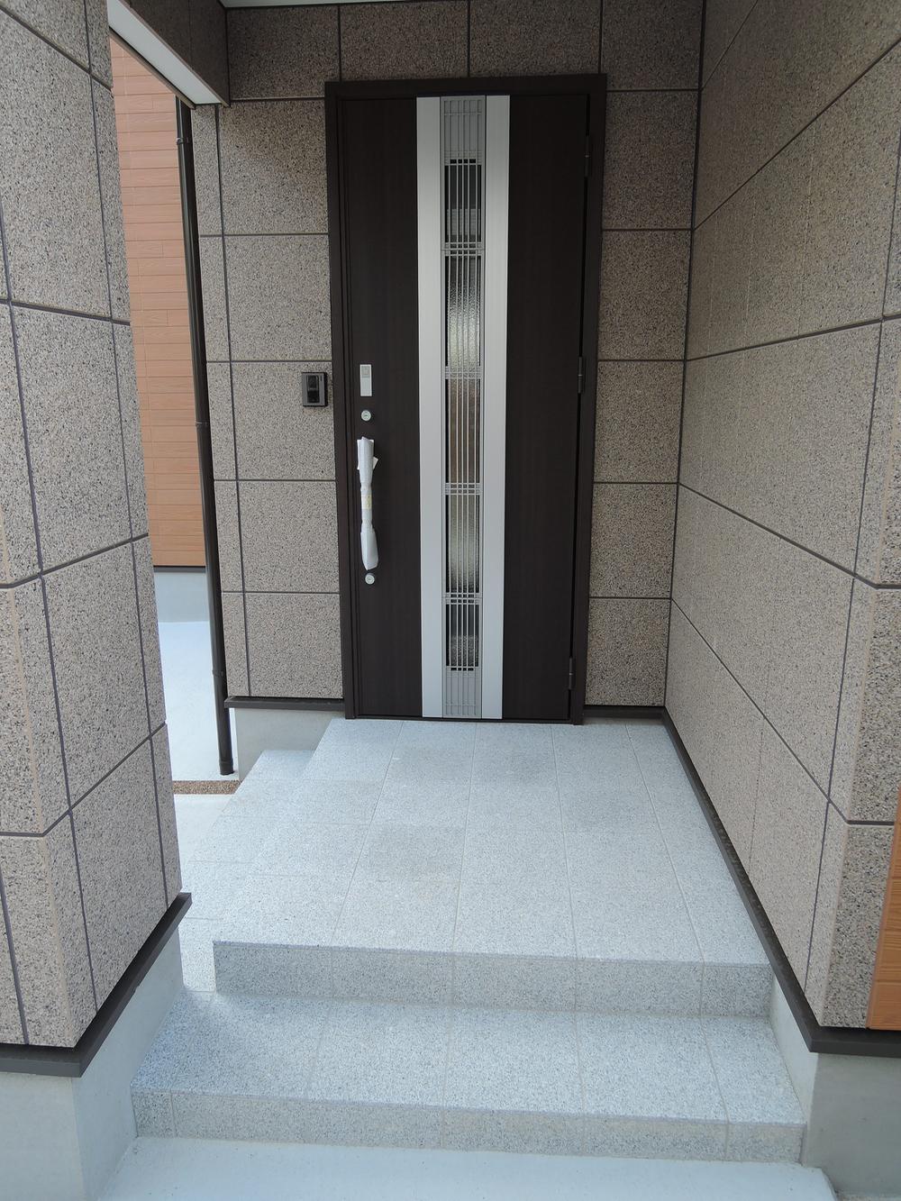 Entrance. Entrance to greet the customers is the face of the house! 