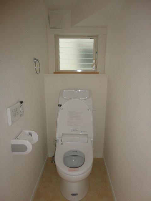 Toilet. 1st floor