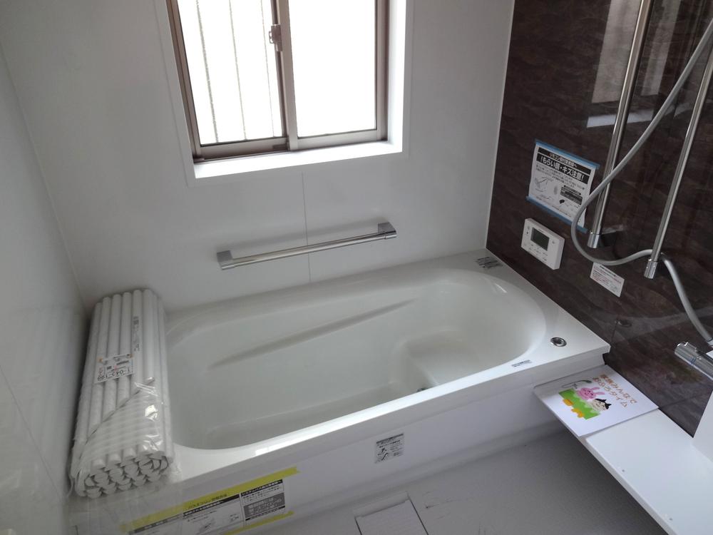 Bathroom. Indoor (September 2001) Shooting 1st floor