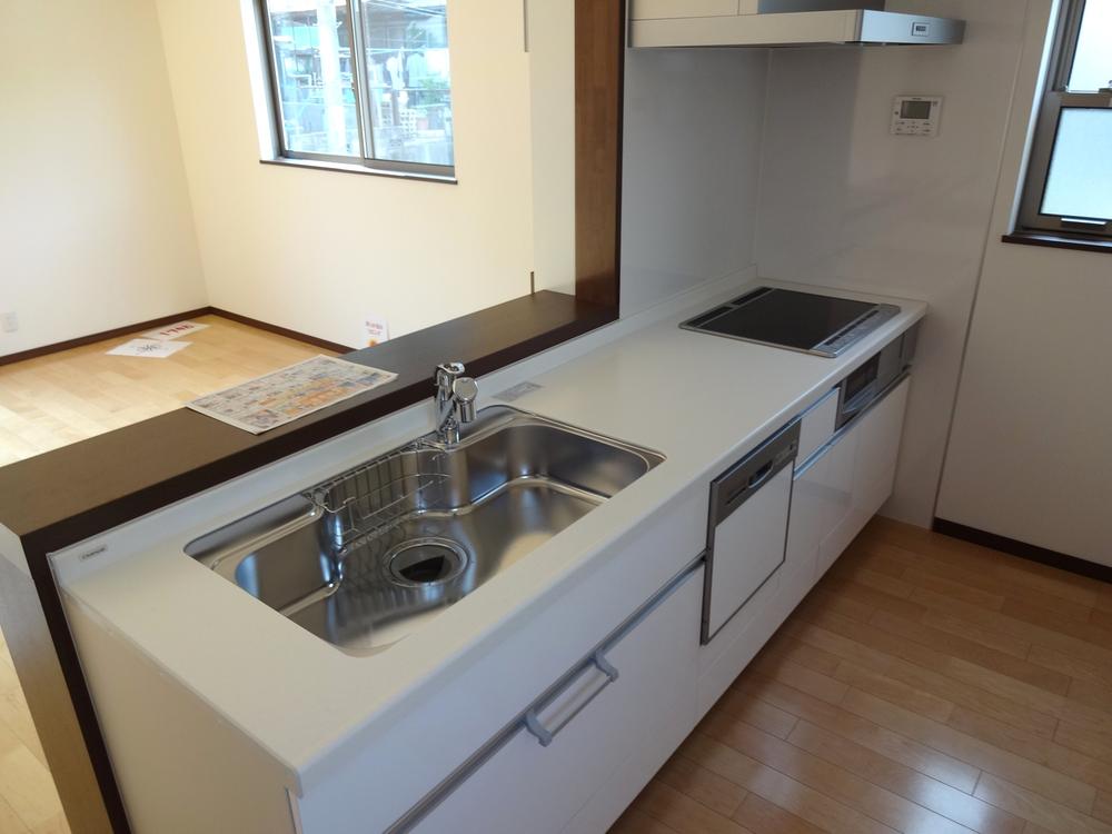 Kitchen. Indoor (September 2001) Shooting Second floor