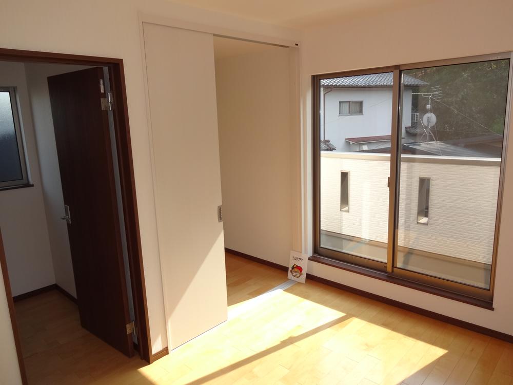 Non-living room. Indoor (September 2001) Shooting