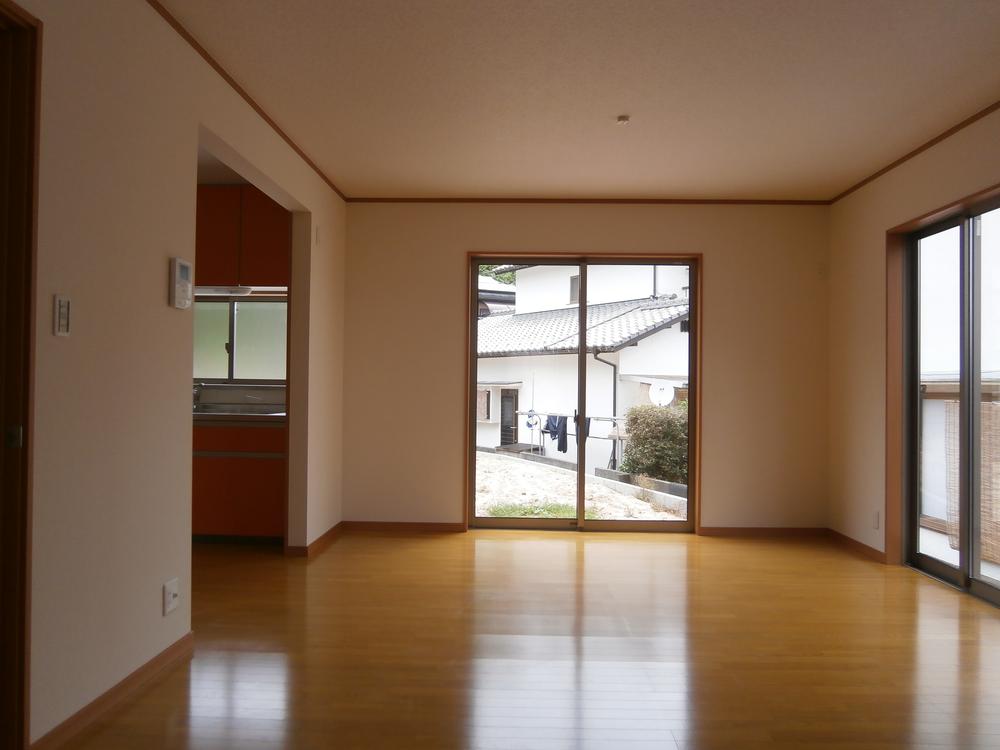 Living. Local (10 May 2013) Shooting