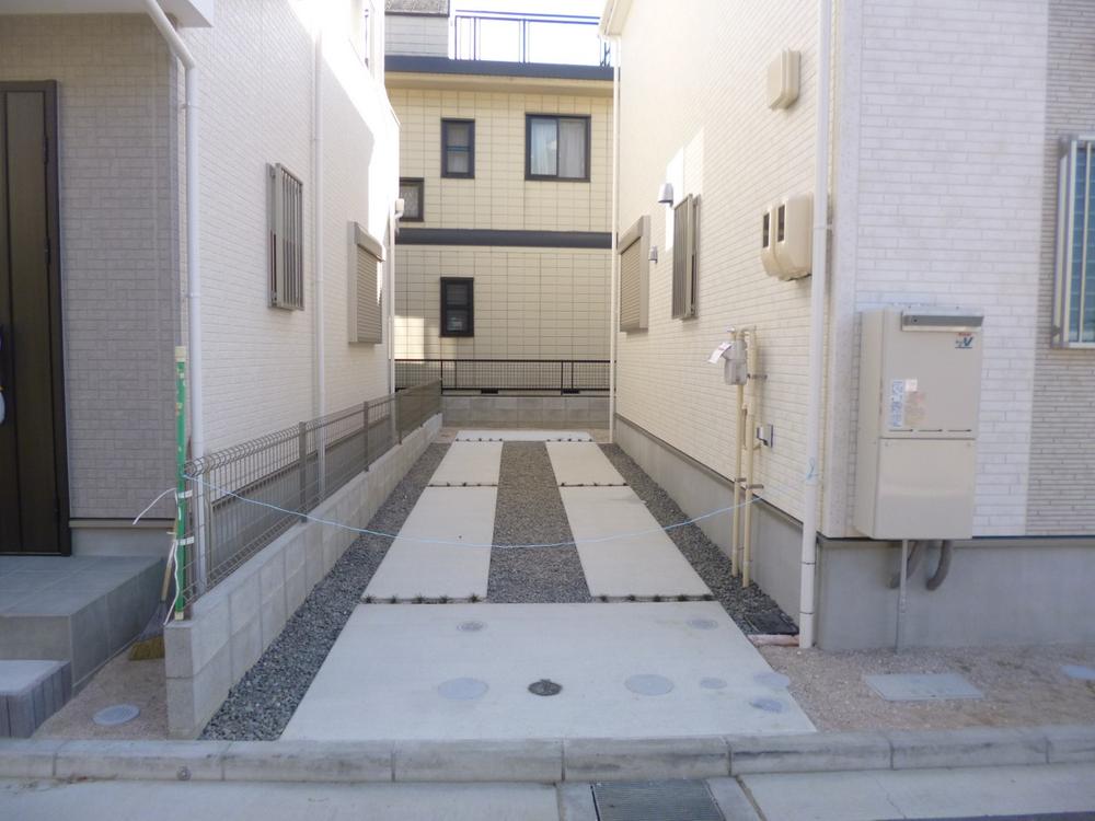 Parking lot. (September 2013) Shooting