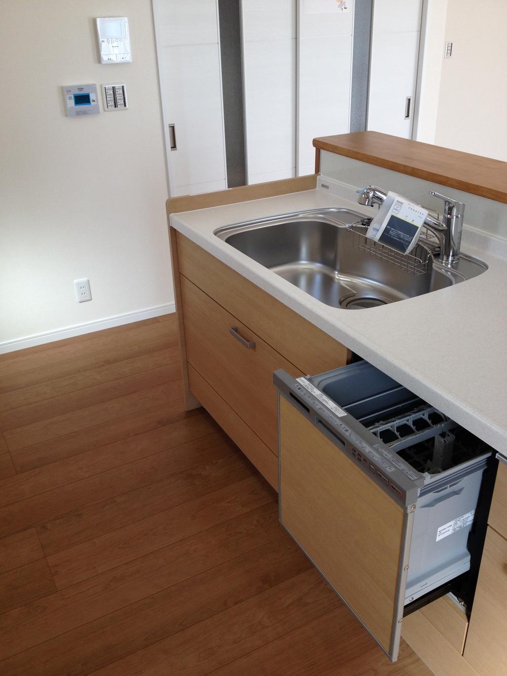 Kitchen. Indoor (10 May 2013) Shooting