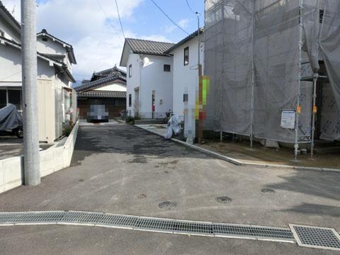 Local photos, including front road. December 22 shooting