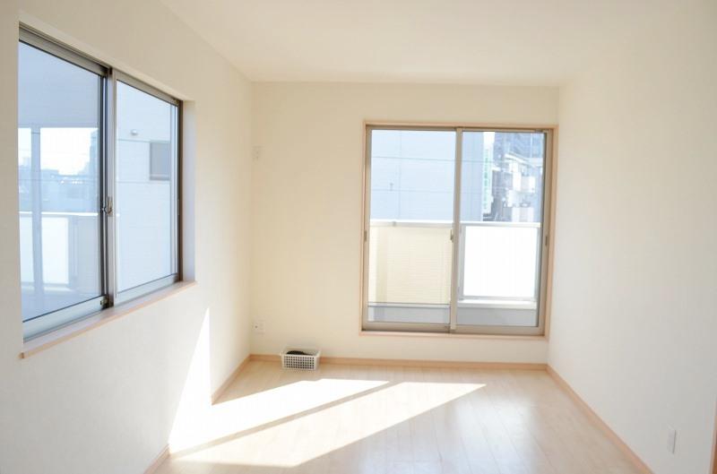 Non-living room. 2nd floor 7.5 Pledge Western-style