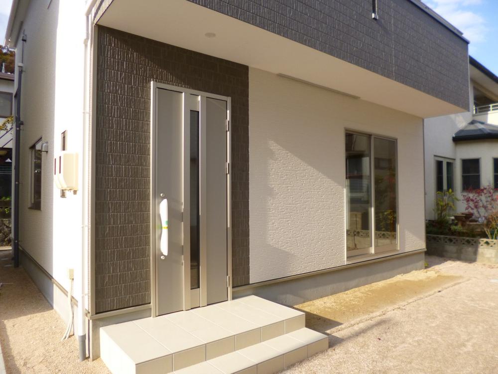 Entrance. (December 2013) Shooting