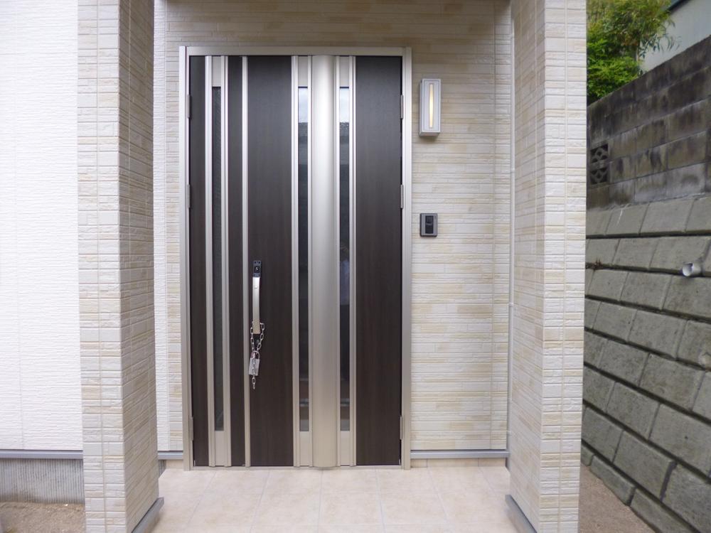 Entrance. (October 2013) Shooting