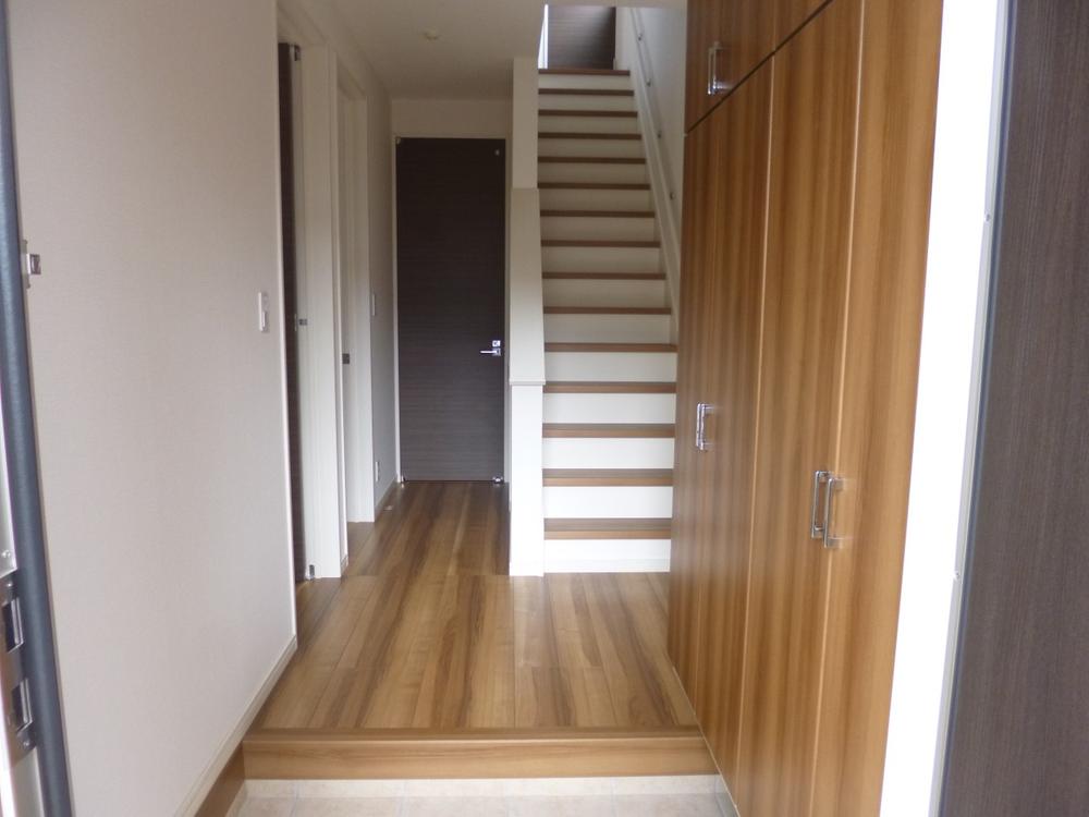 Entrance. (October 2013) Shooting