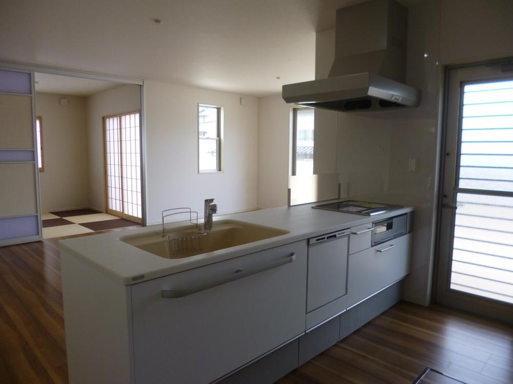 Kitchen. (October 2013) Shooting