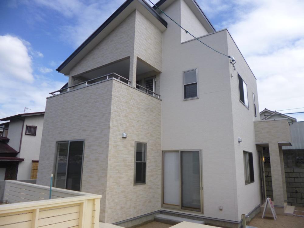 Local appearance photo. Local (10 May 2013) Shooting