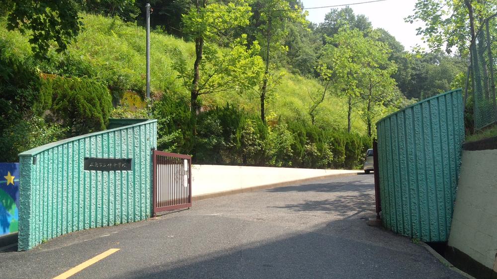 Junior high school. 1528m to Hiroshima Tatsutomo junior high school