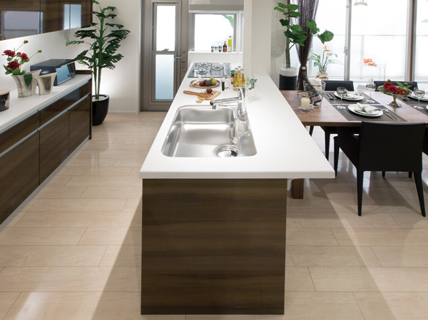 Kitchen.  [kitchen] Kitchen Komu dissolved in the beautiful living space, While having a stylish design, To make a smooth cooking, Cleaning Easy. further, Can smart storage, Moreover, eco. More comfortable fun, You can make a day of cooking.