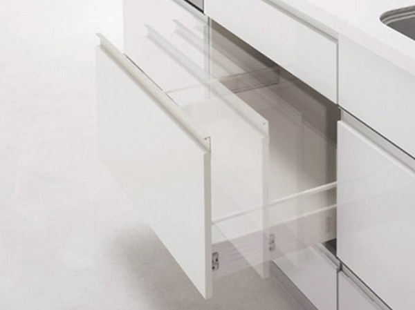 Kitchen.  [Soft damper function] Slide housed, Equipped with a soft damper function. Because slowly closes, Or make a unexpectedly loud sound, Also to prevent accidents such as finger amputation.