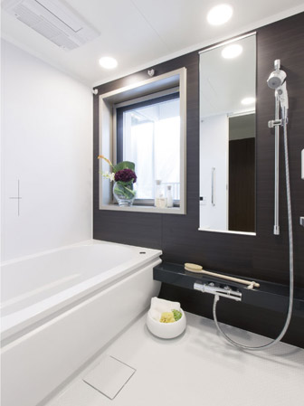 Bathing-wash room.  [bathroom] WA that simple form which is a combination of straight lines and semicircle me wrapped gently body (Wa) bathtub. A more comfortable bath time. A ・ C type with ventilation window.