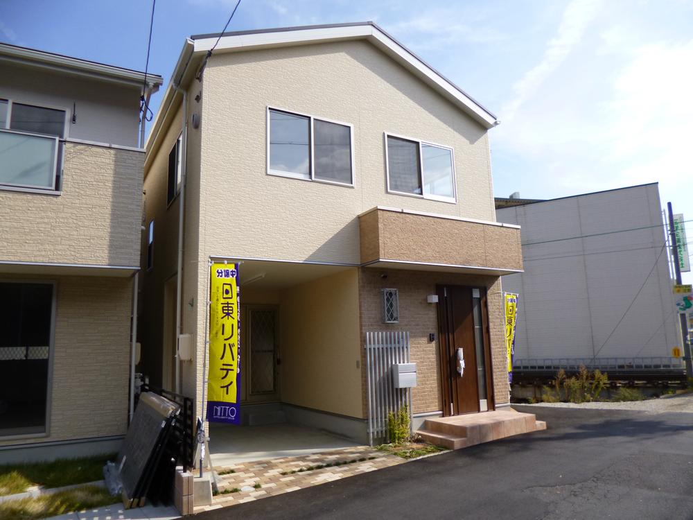 Local appearance photo. It is also safe rainy day in the built-in garage.