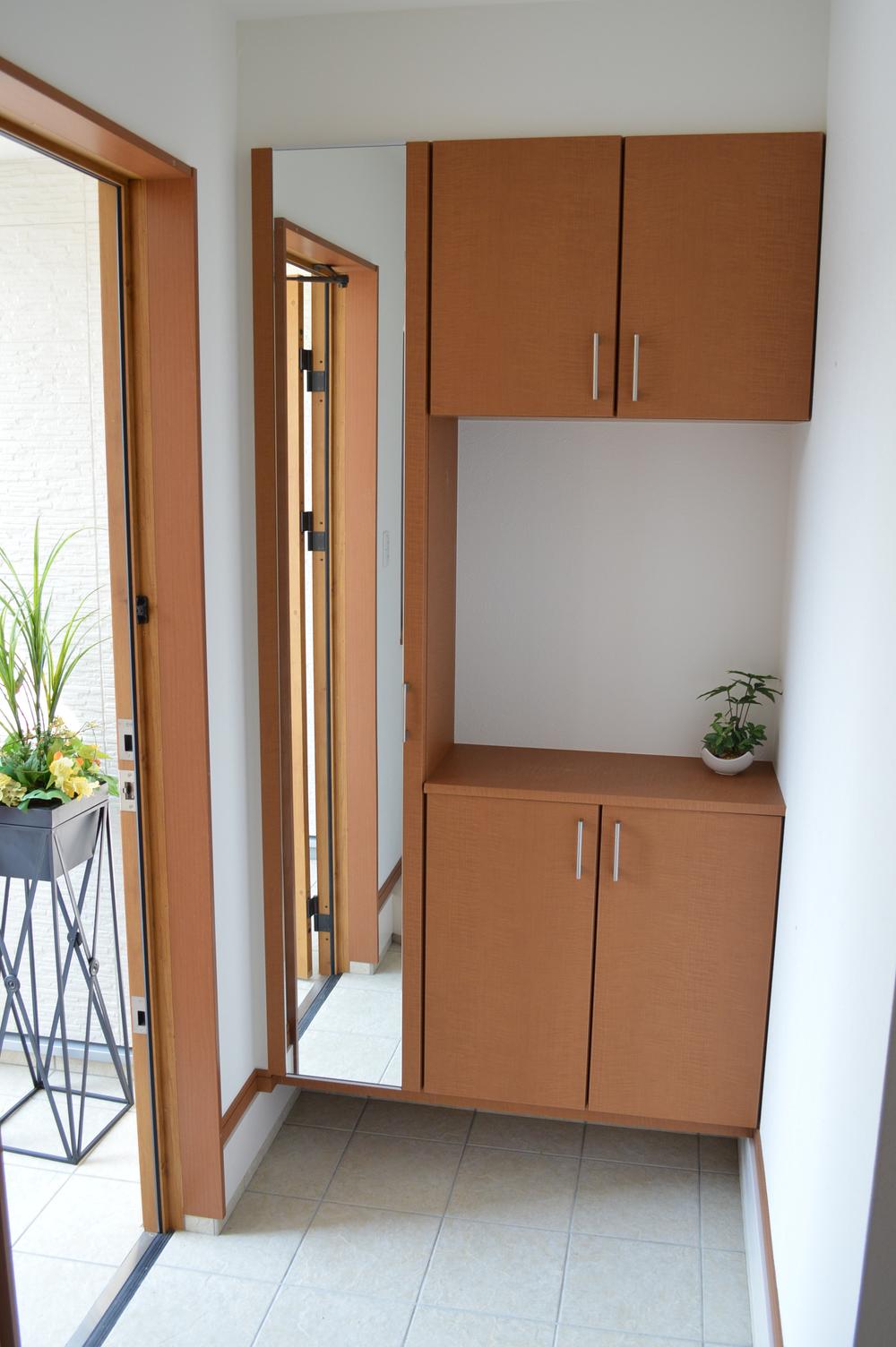 Receipt. Large entrance footwear purse