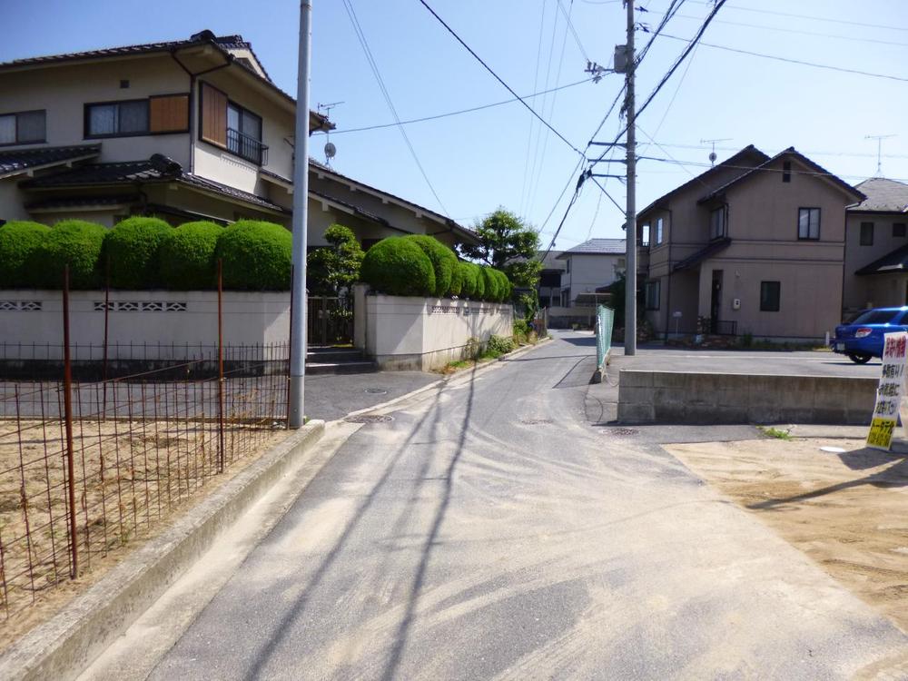 Local photos, including front road. (November 2013) Shooting