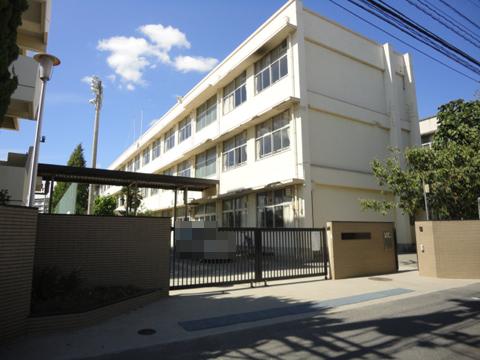 Primary school. Sendai to elementary school 733m