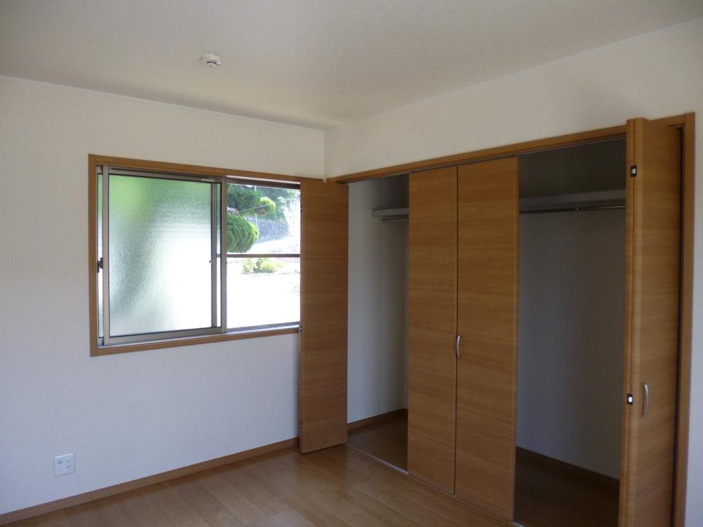 Non-living room. (July 2013) Shooting