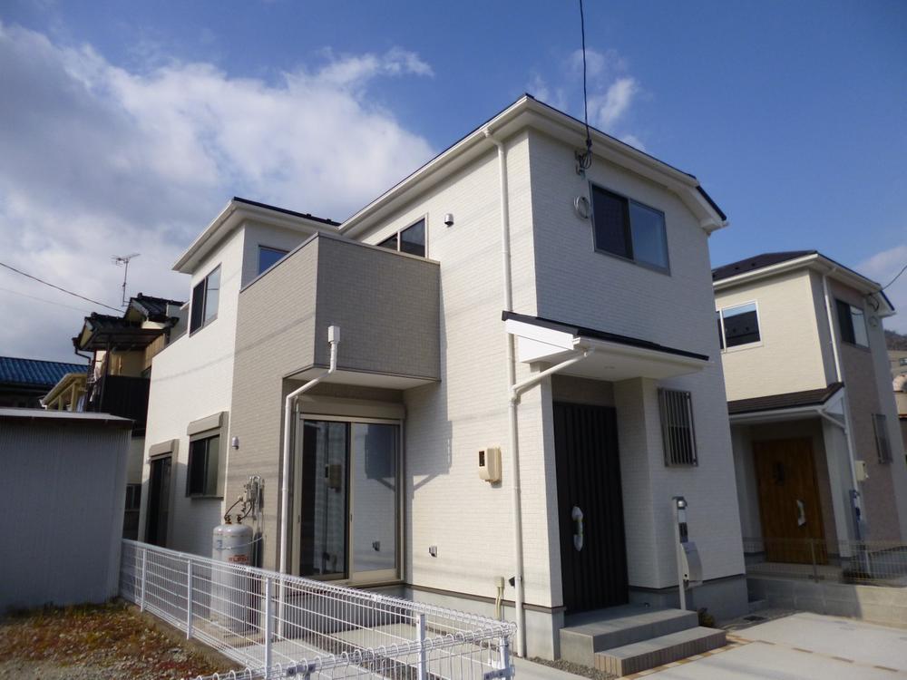 Local appearance photo. (November 2013) Shooting