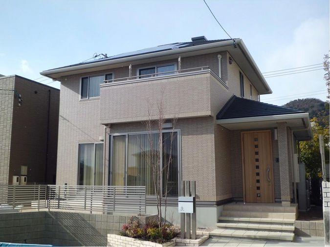 Other local. Families gather and suddenly notice. Residence time of the gatherings is nurtured with nature