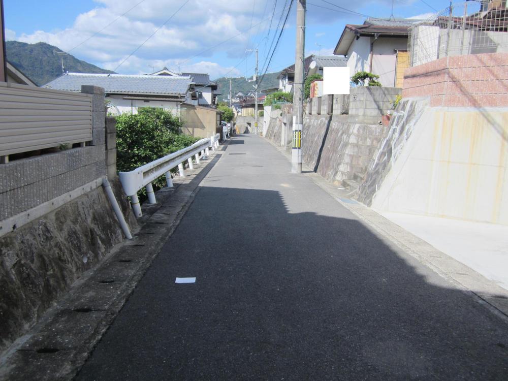 Local photos, including front road. Local (10 May 2013) Shooting