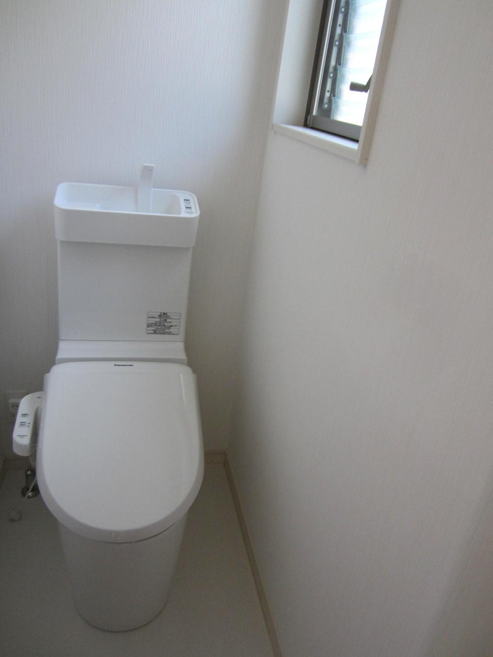 Toilet. Indoor (10 May 2013) Shooting