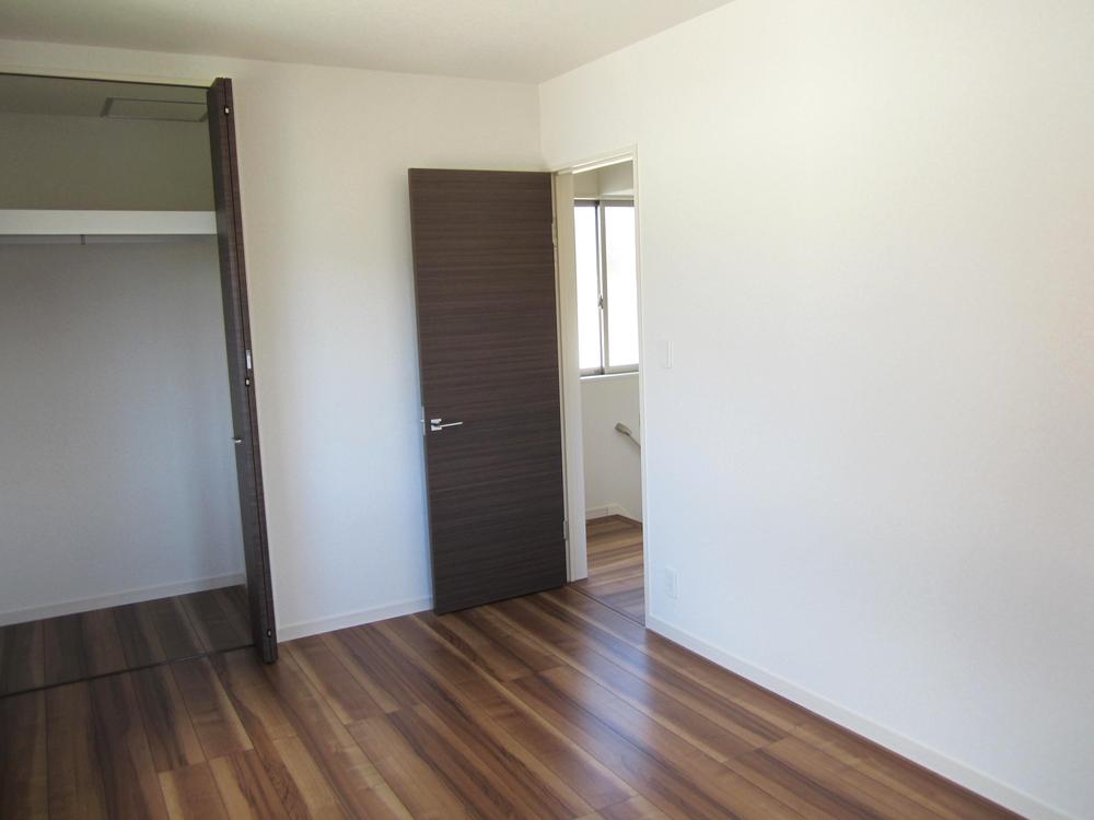 Non-living room. Indoor (10 May 2013) Shooting