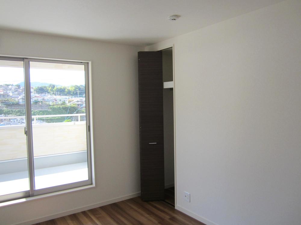 Non-living room. Indoor (10 May 2013) Shooting