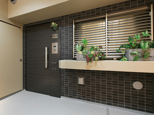 With entrance and garden tub windowsill of Western-style (1)