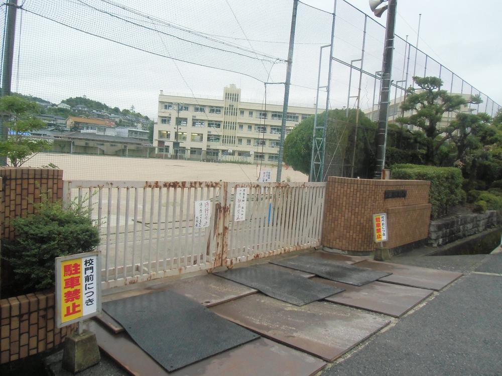 Primary school. 1754m to Hiroshima Municipal depreciation Elementary School