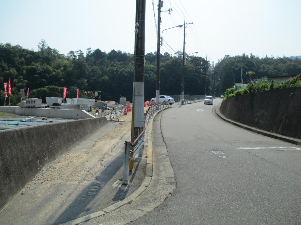 Local photos, including front road. Local (August 2013) Shooting