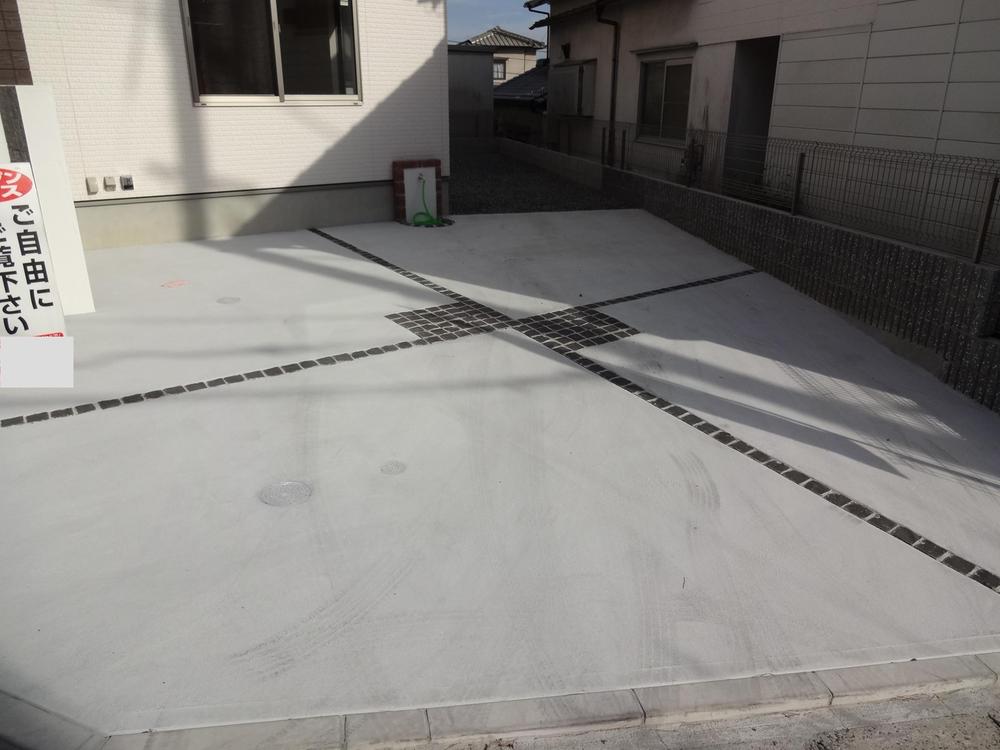 Parking lot. Local (10 May 2013) Shooting