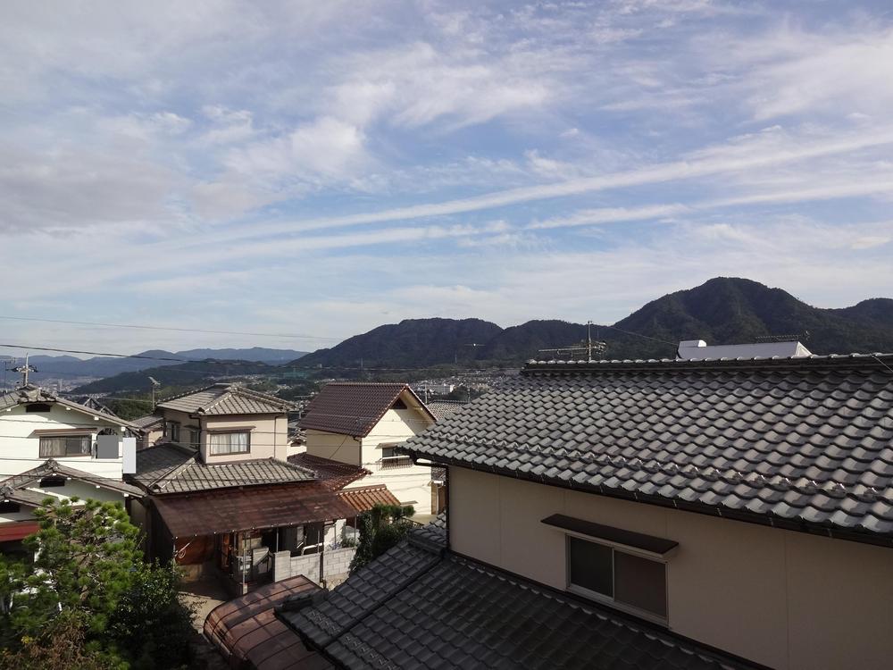 View photos from the dwelling unit. View from the site (October 2013) Shooting