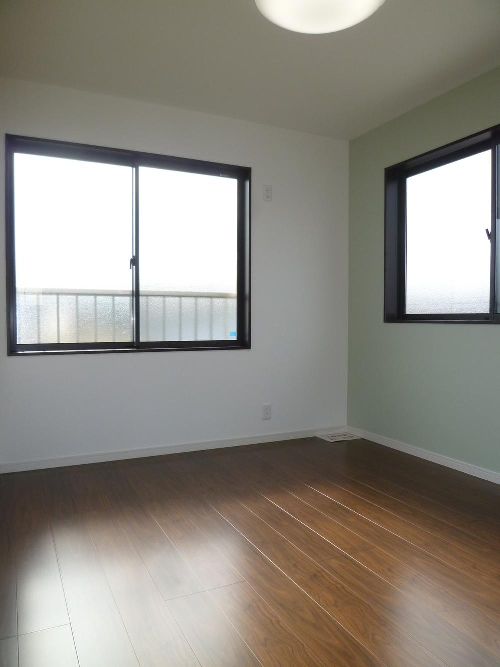 Non-living room. 3 is the floor of the south 5.2 quires Western-style