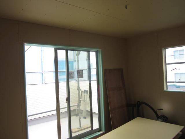 Non-living room. Room (August 2013) Shooting Carpentry work in September 2013 mid-scheduled for completion