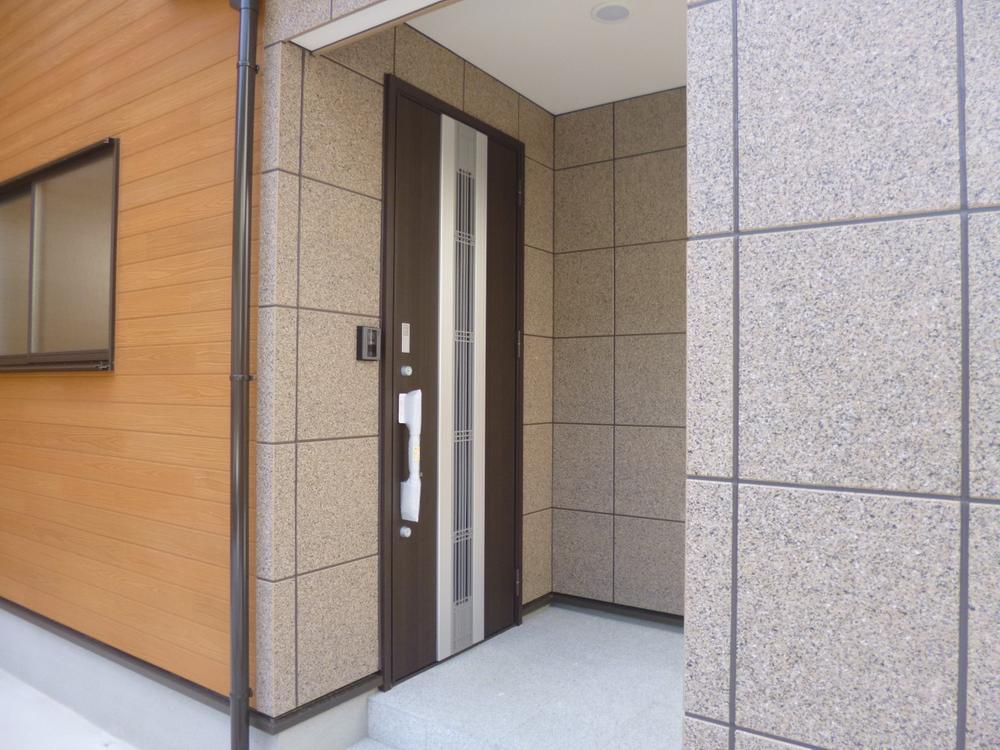 Entrance. (August 2013) Shooting