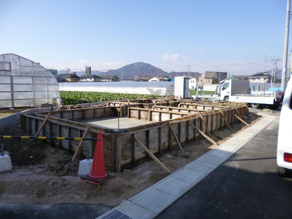 Local appearance photo. Local (12 May 2013) Shooting