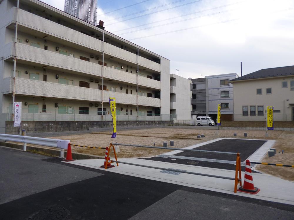 Local photos, including front road. Local (10 May 2013) Shooting