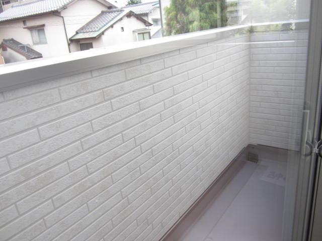 Balcony. Local (August 2013) Shooting